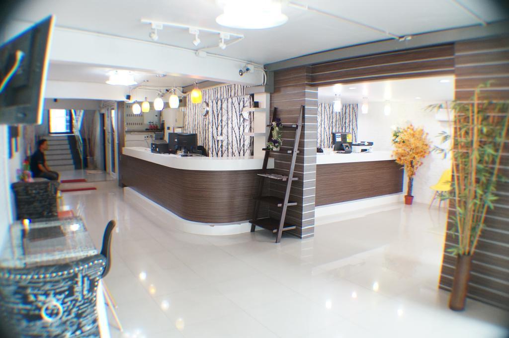 马农南特公寓酒店 暖武里 外观 照片